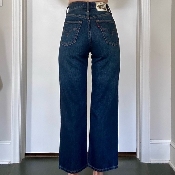 Levi's WellThread Ribcage Wide Leg Cropped Jeans - Picture 7 of 16